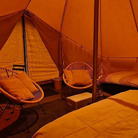 Οργανωμένο κάμπινγκ Au Pied Du Trieu, The Glamping Experience Labroye