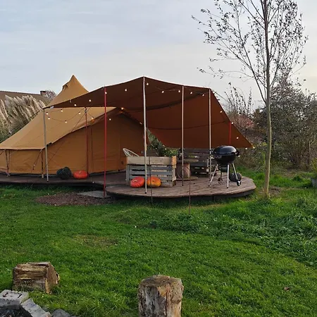 Luxury tent Au Pied Du Trieu, The Glamping Experience